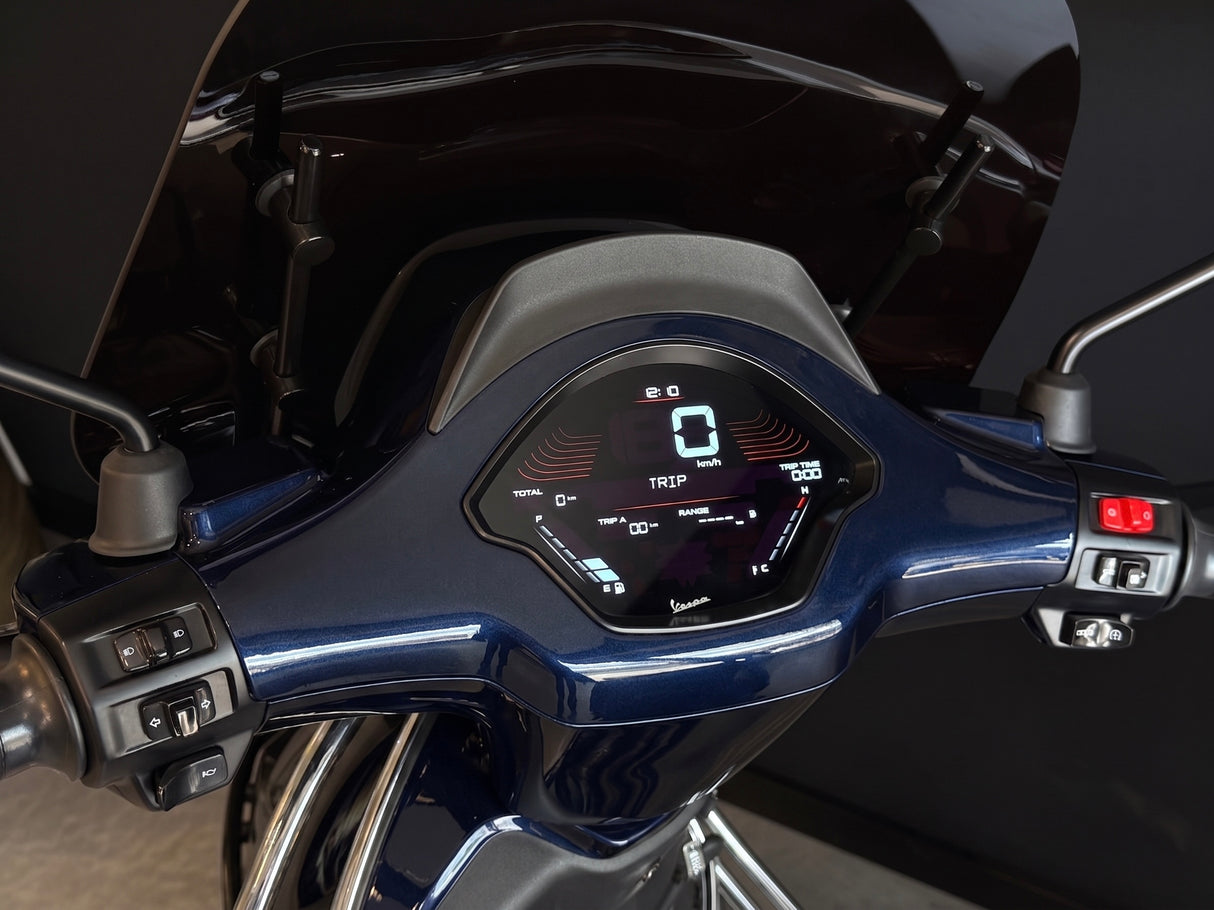 Vespa Sprint | Dark Midnight Blue