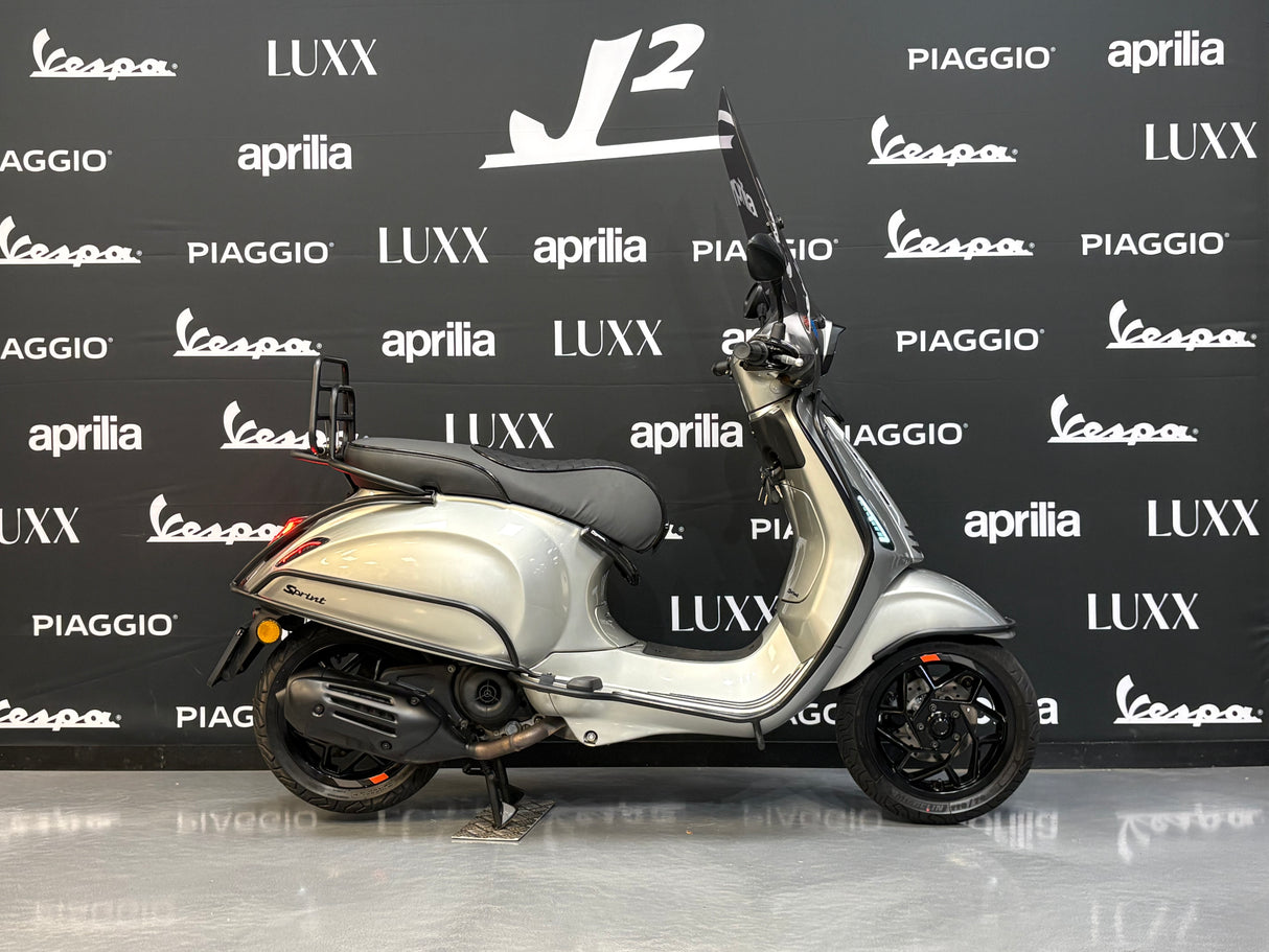 Vespa Sprint | White Gold