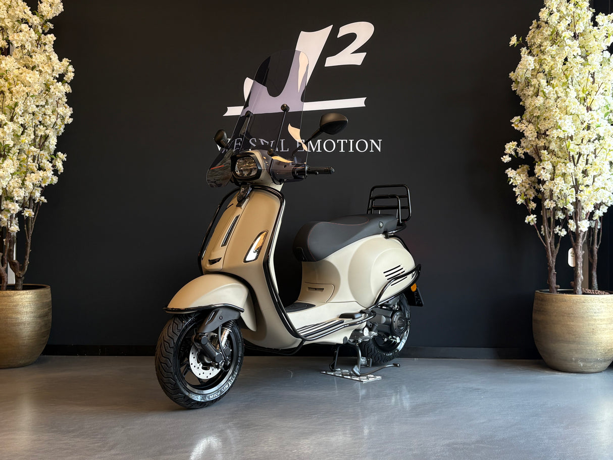 Vespa Sprint | Desert Storm