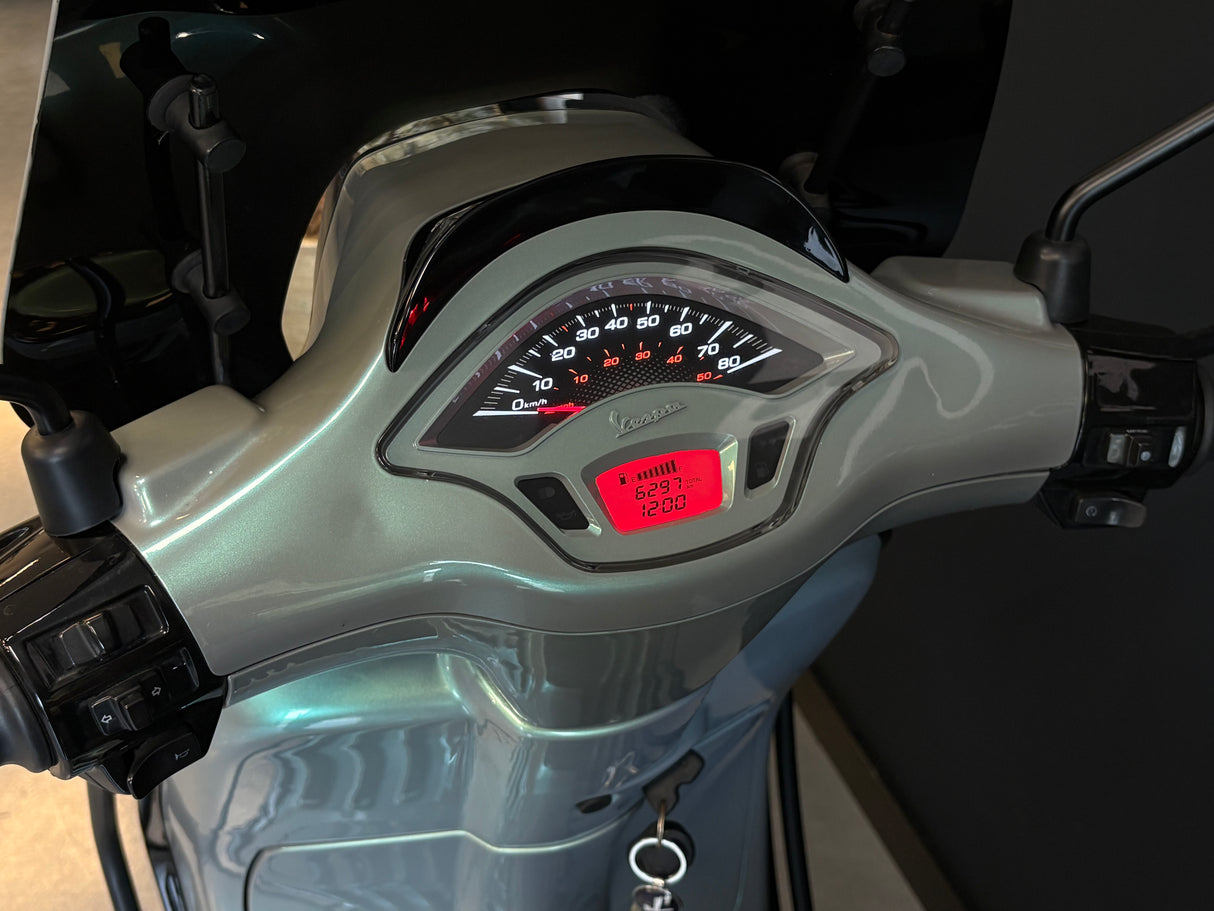 Vespa Sprint | Designo Green