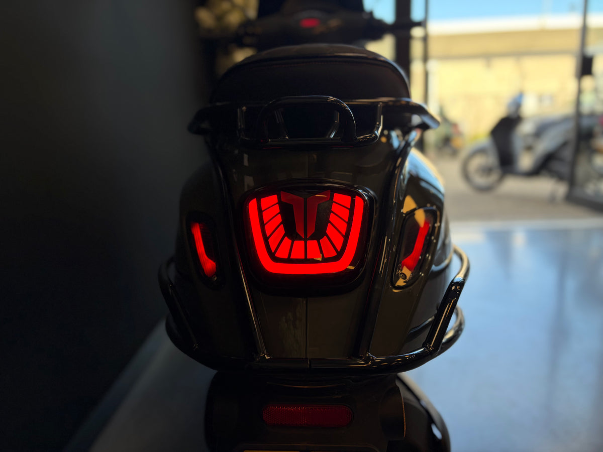 Vespa Sprint | Guerilla Green