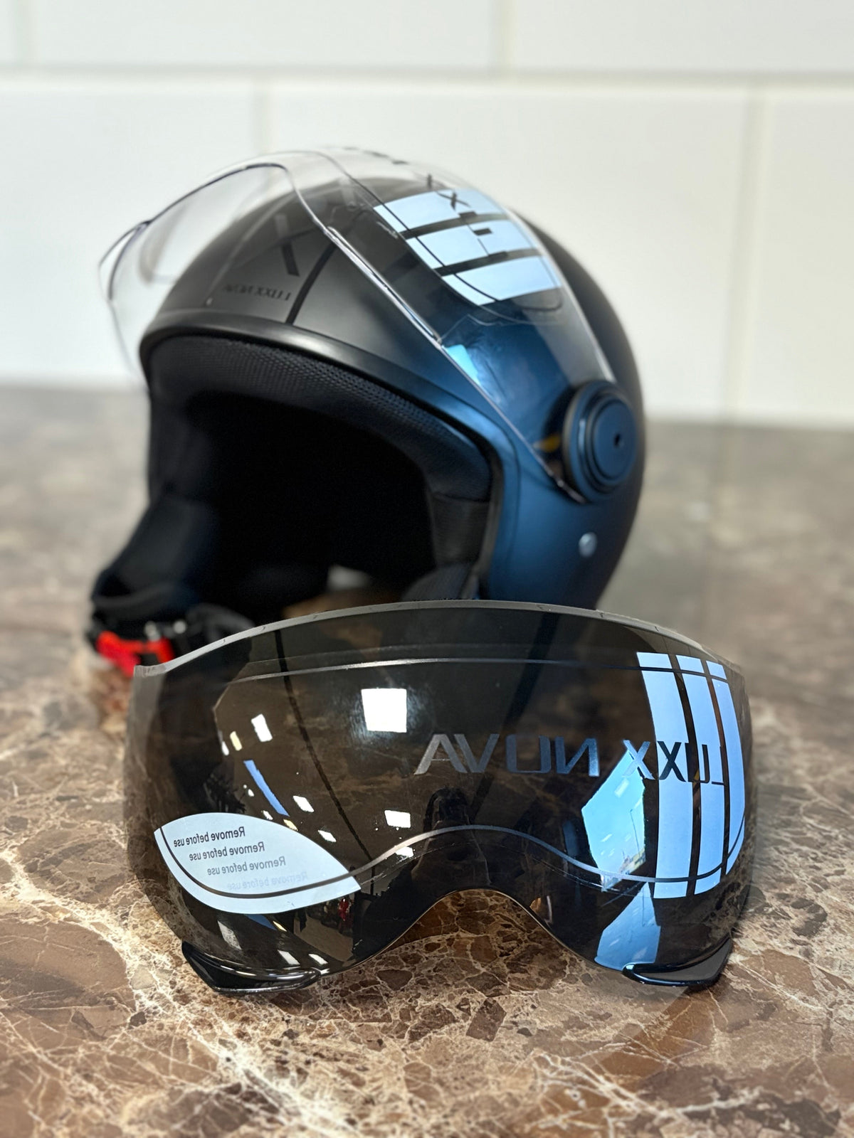 Luxx Nova Dark Smoke Vizier Actieproduct!