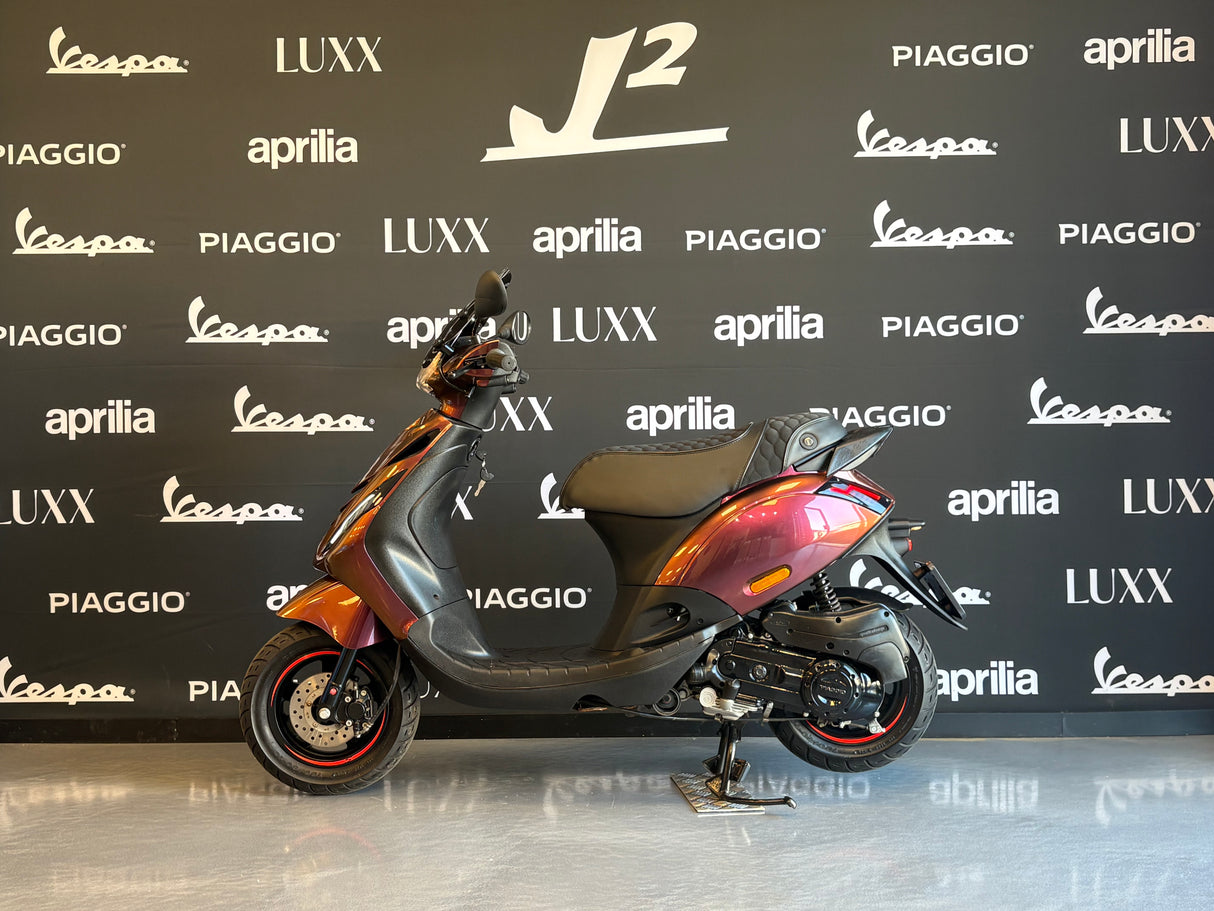 Piaggio Zip | Mica Red
