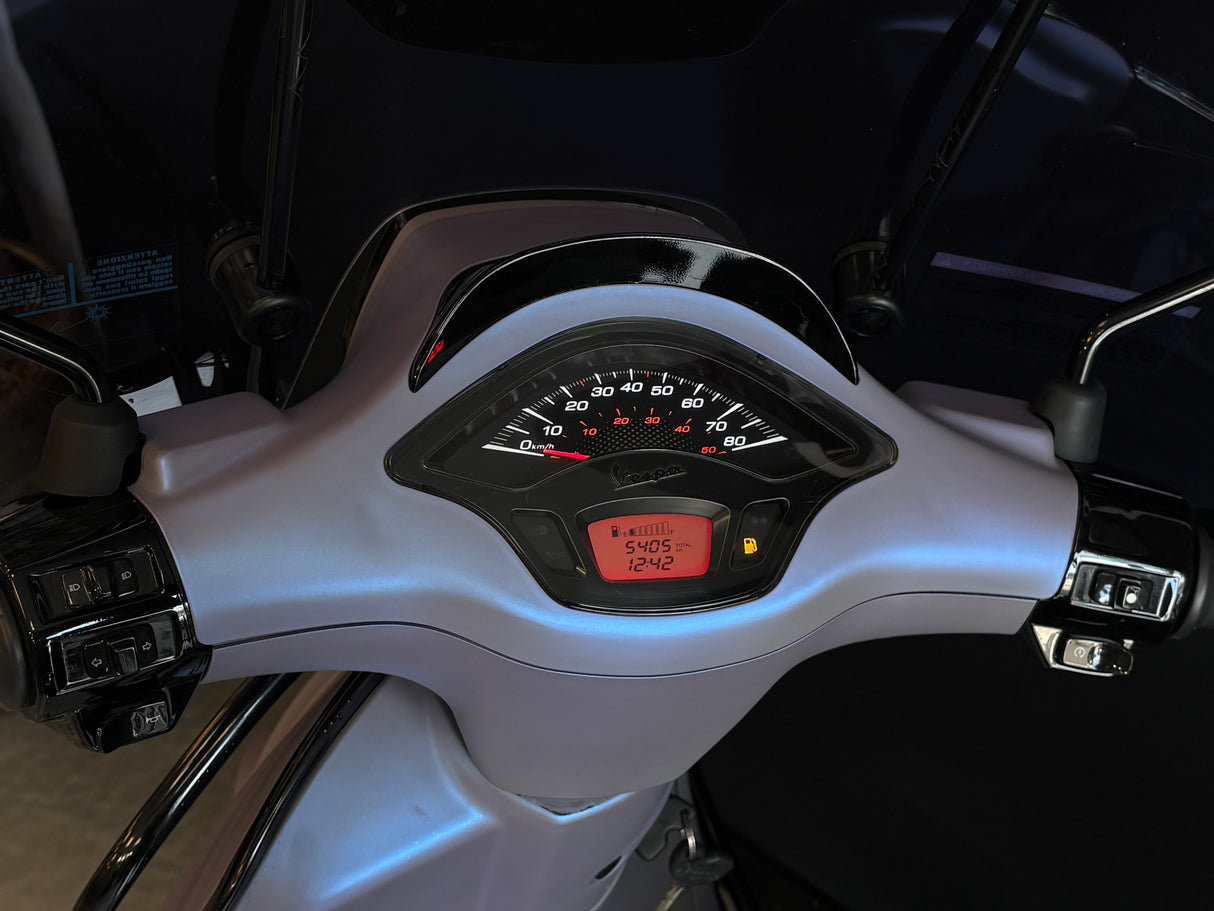 Vespa Sprint | Designo Violet | 1 eig