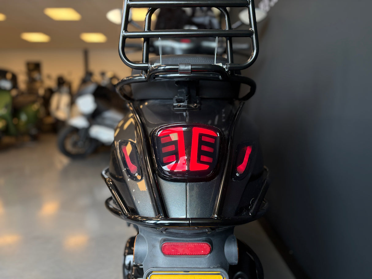 Vespa Sprint | Daytona Grau