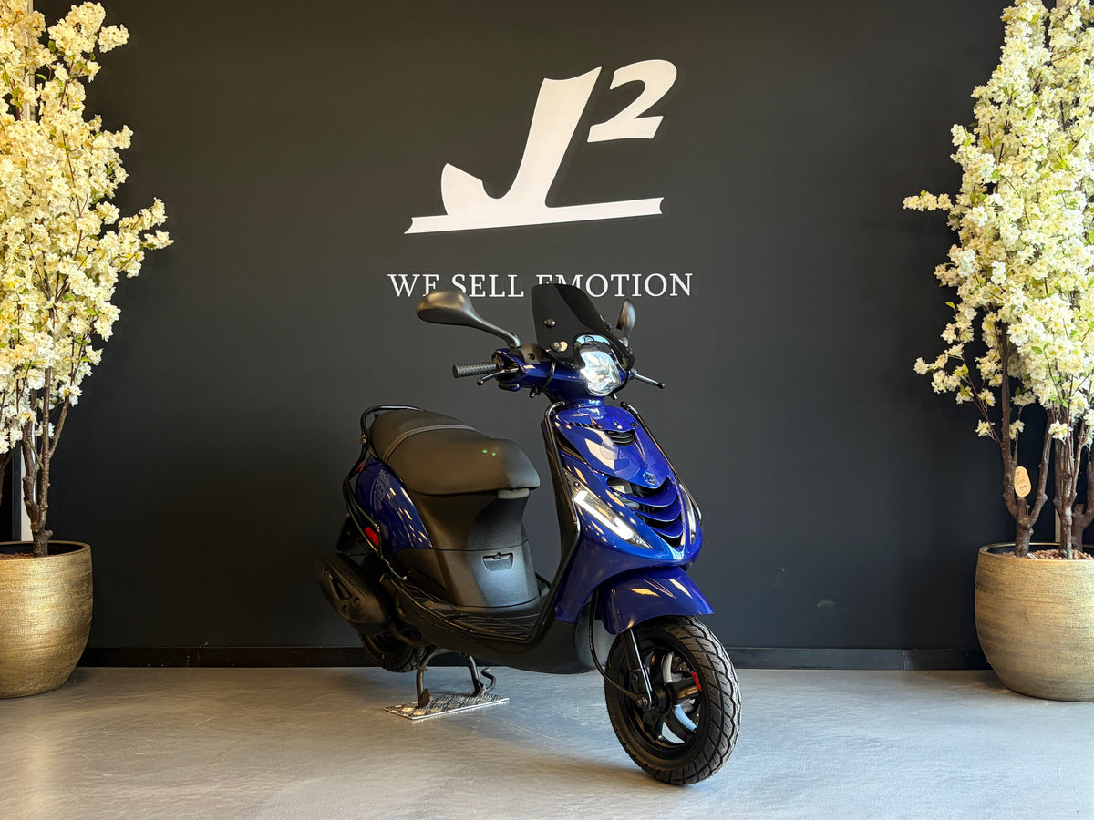 Piaggio Zip | Dark Candy Blu