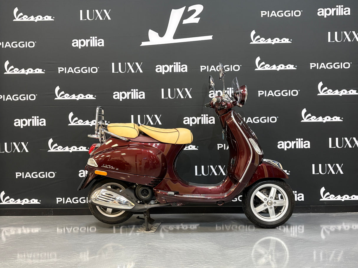 Vespa LXV | Candy Apple Red | 1 eig