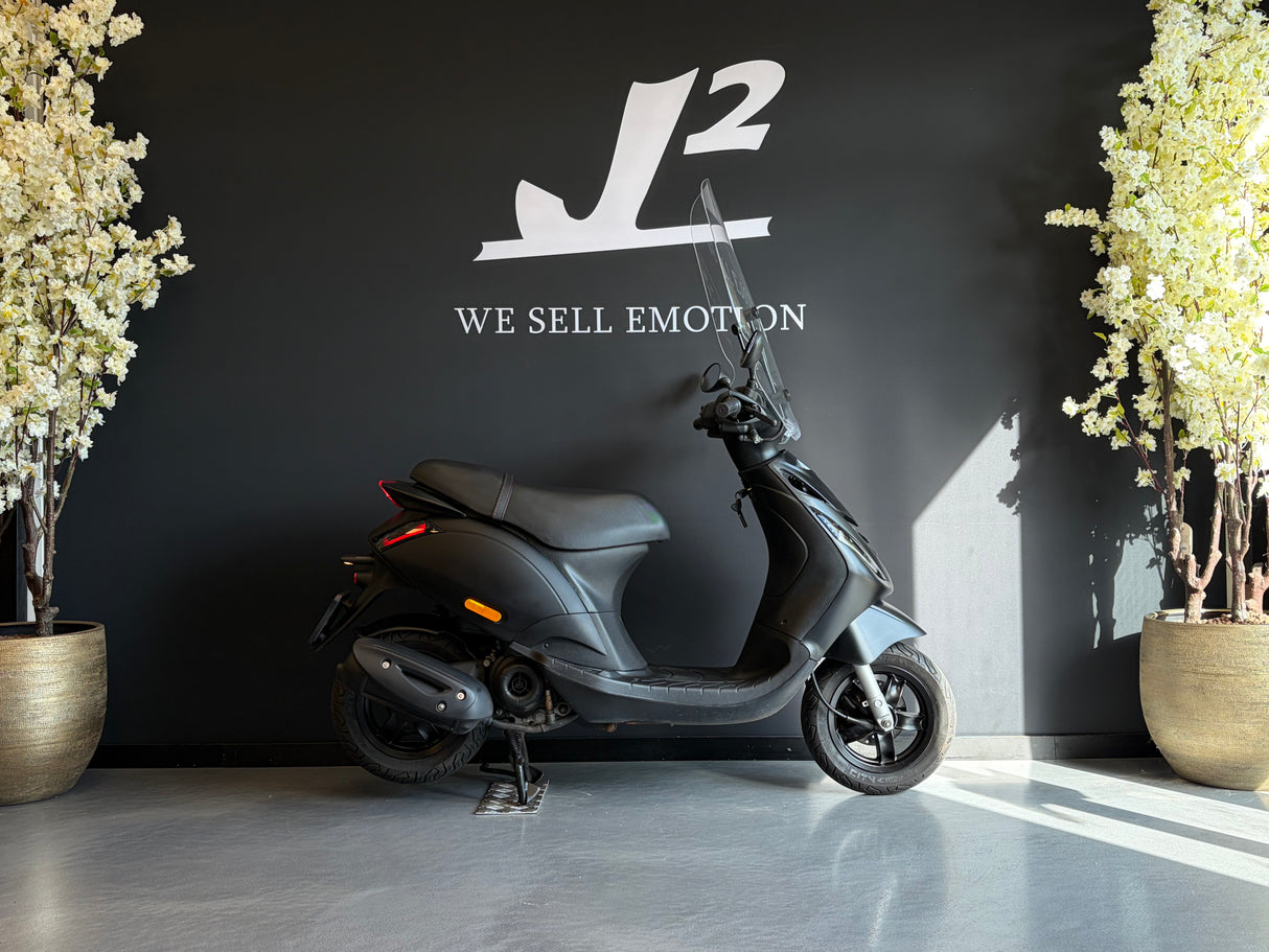 Piaggio Zip | Matt Zwart