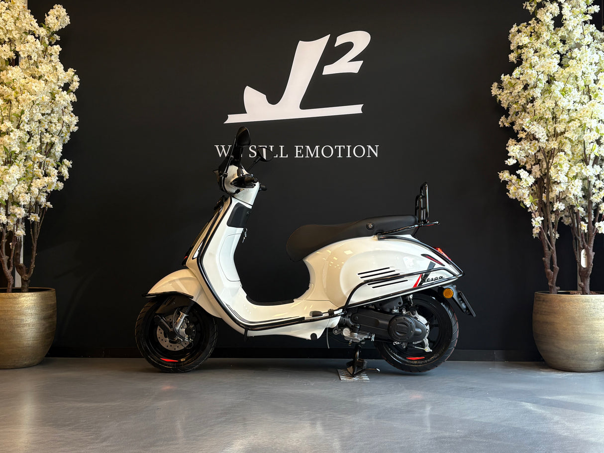 Vespa Sprint | Bianco Innocente