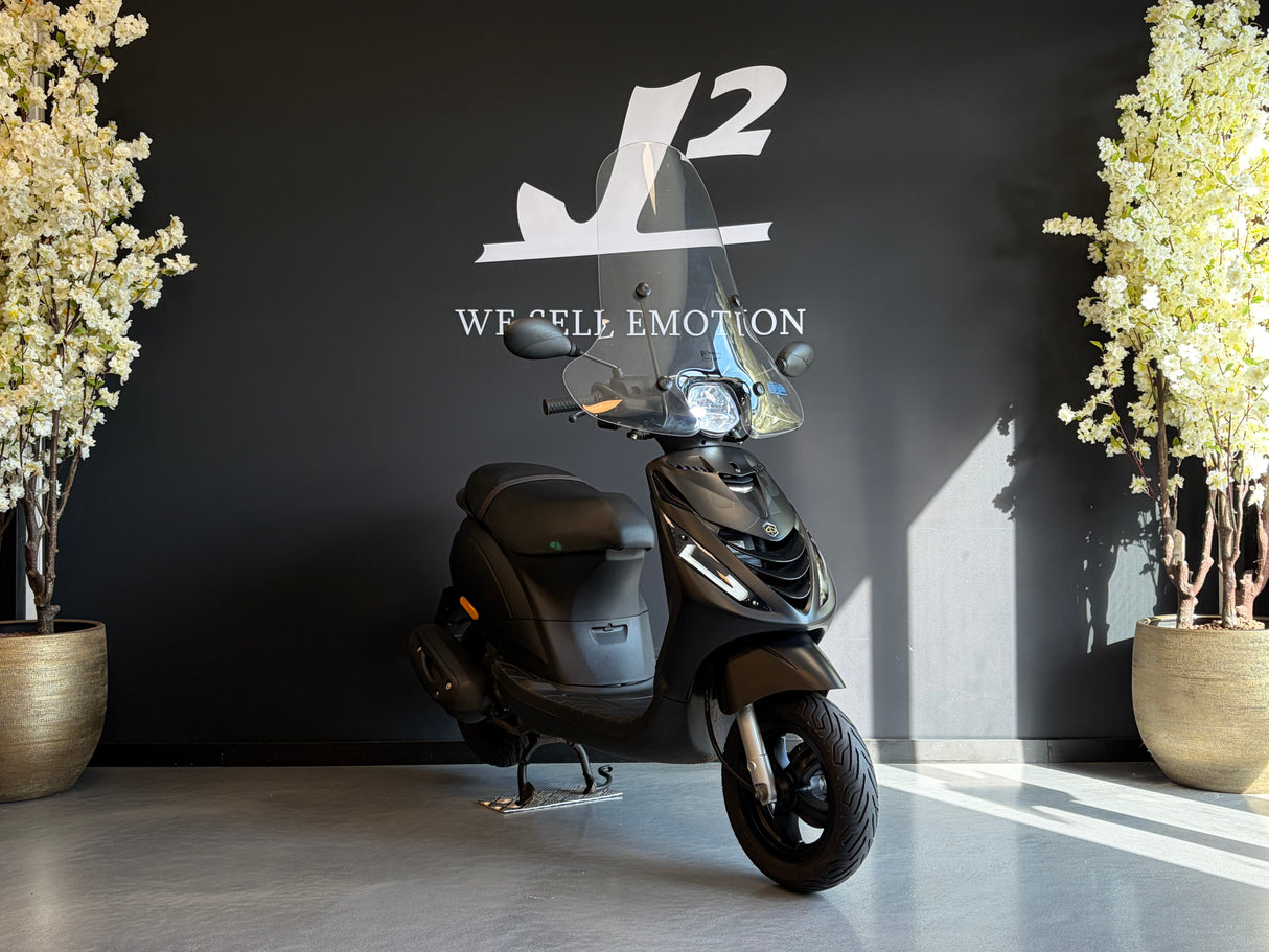 Piaggio Zip | Matt Zwart
