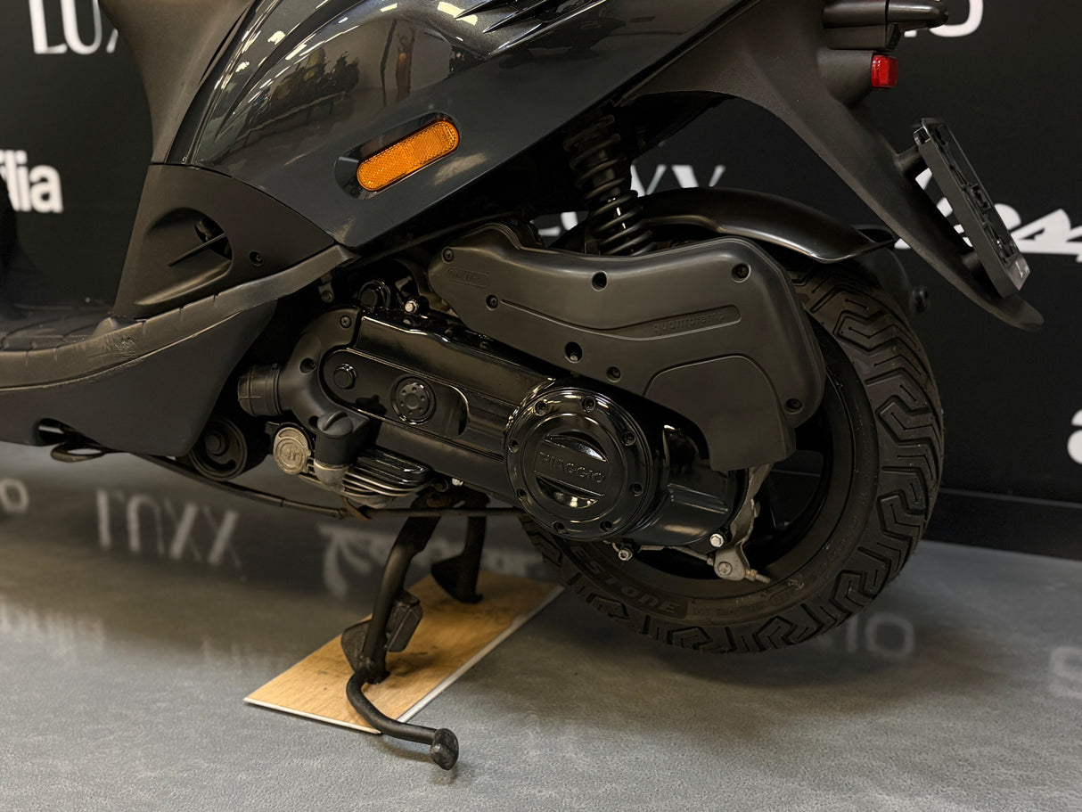 Piaggio Zip | Metallic Grey