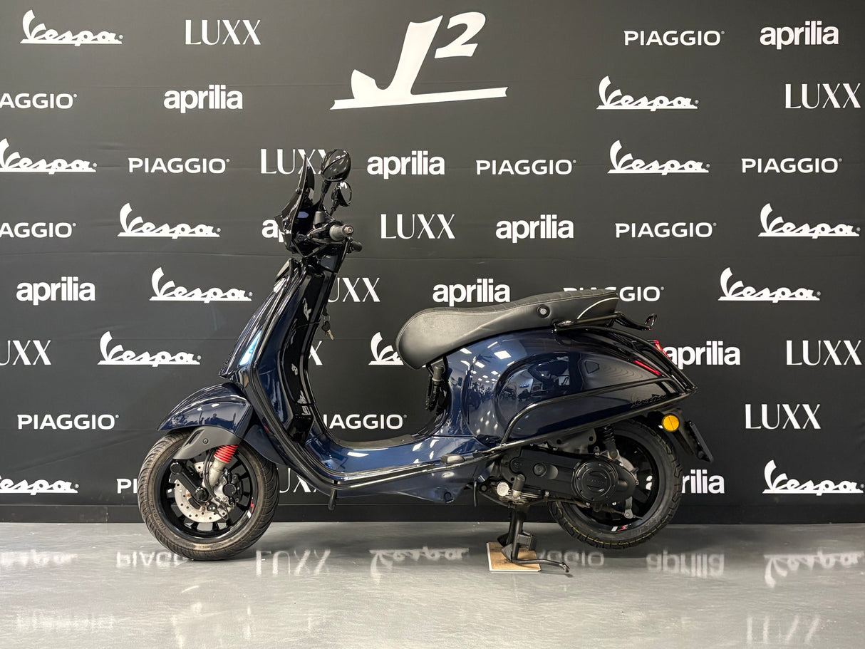 Vespa Sprint | Dark Midnight Blu