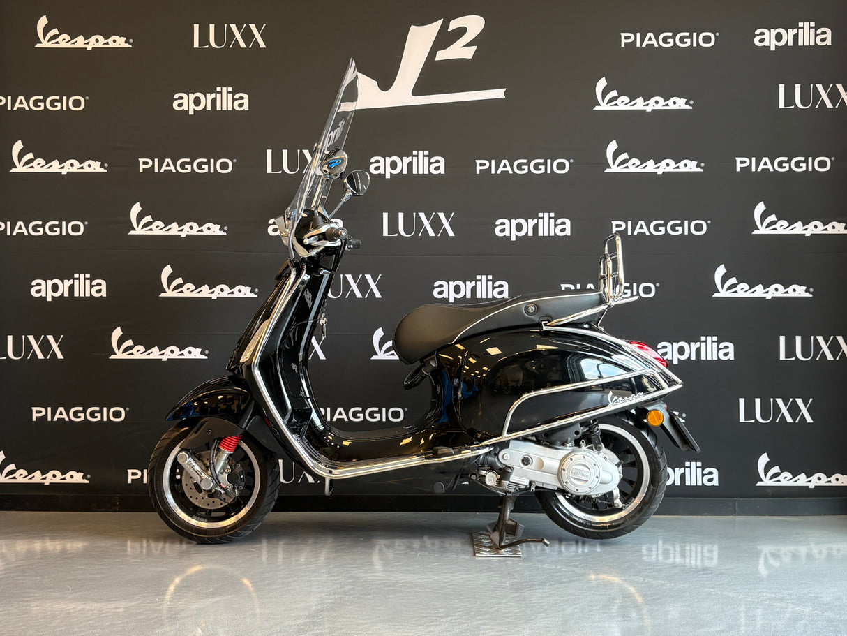 Vespa Sprint | Glans Zwart