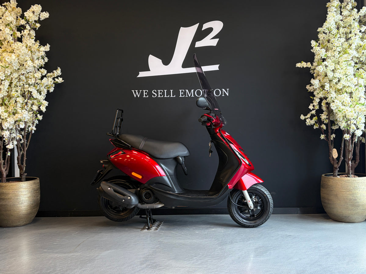 Piaggio Zip | Candy Red