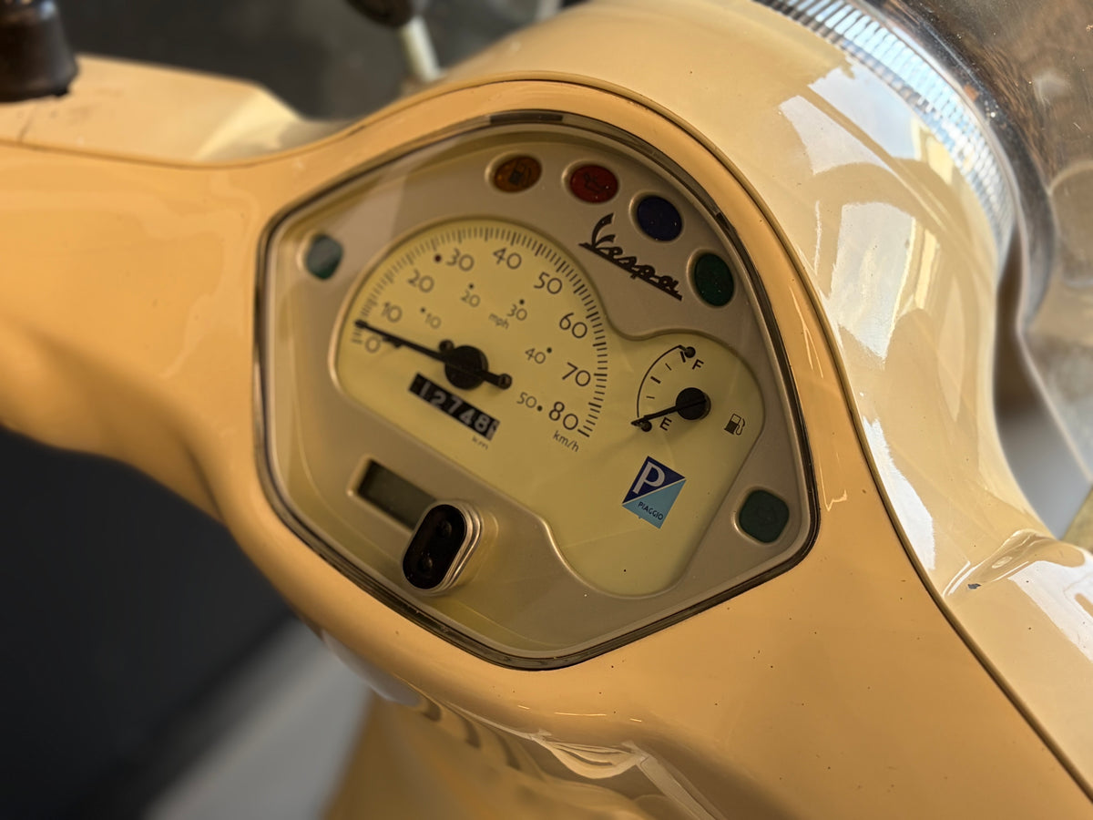 Vespa LX 50 | Sienna Ivory