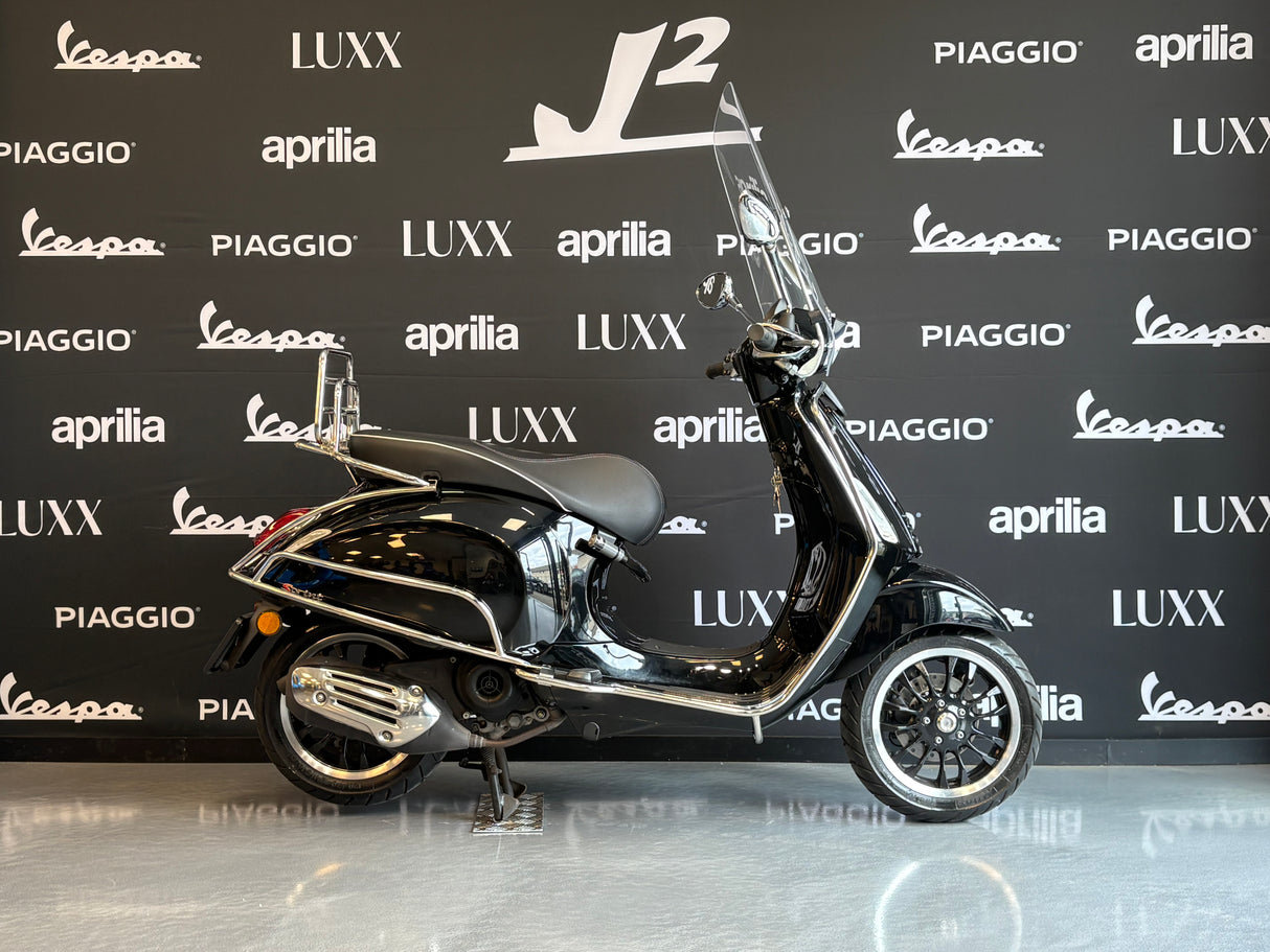 Vespa Sprint | Glans Zwart