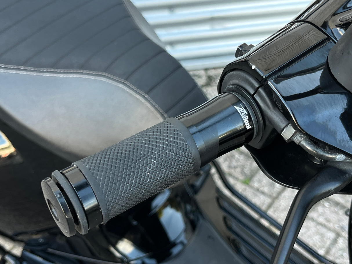 Vespa Sprint | Black on Black | 1 eig