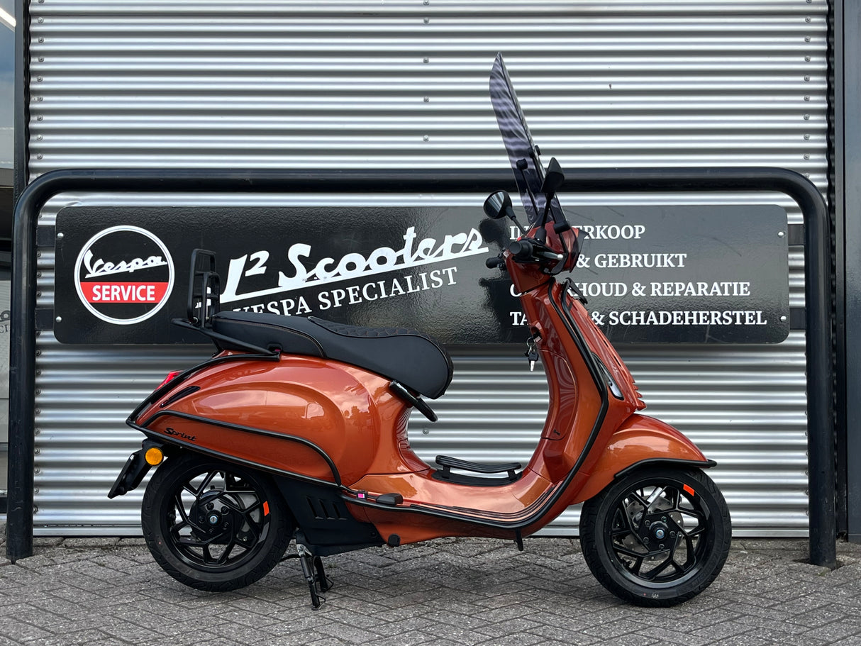Vespa Elettrica Facelift 2025 Energetic Orange