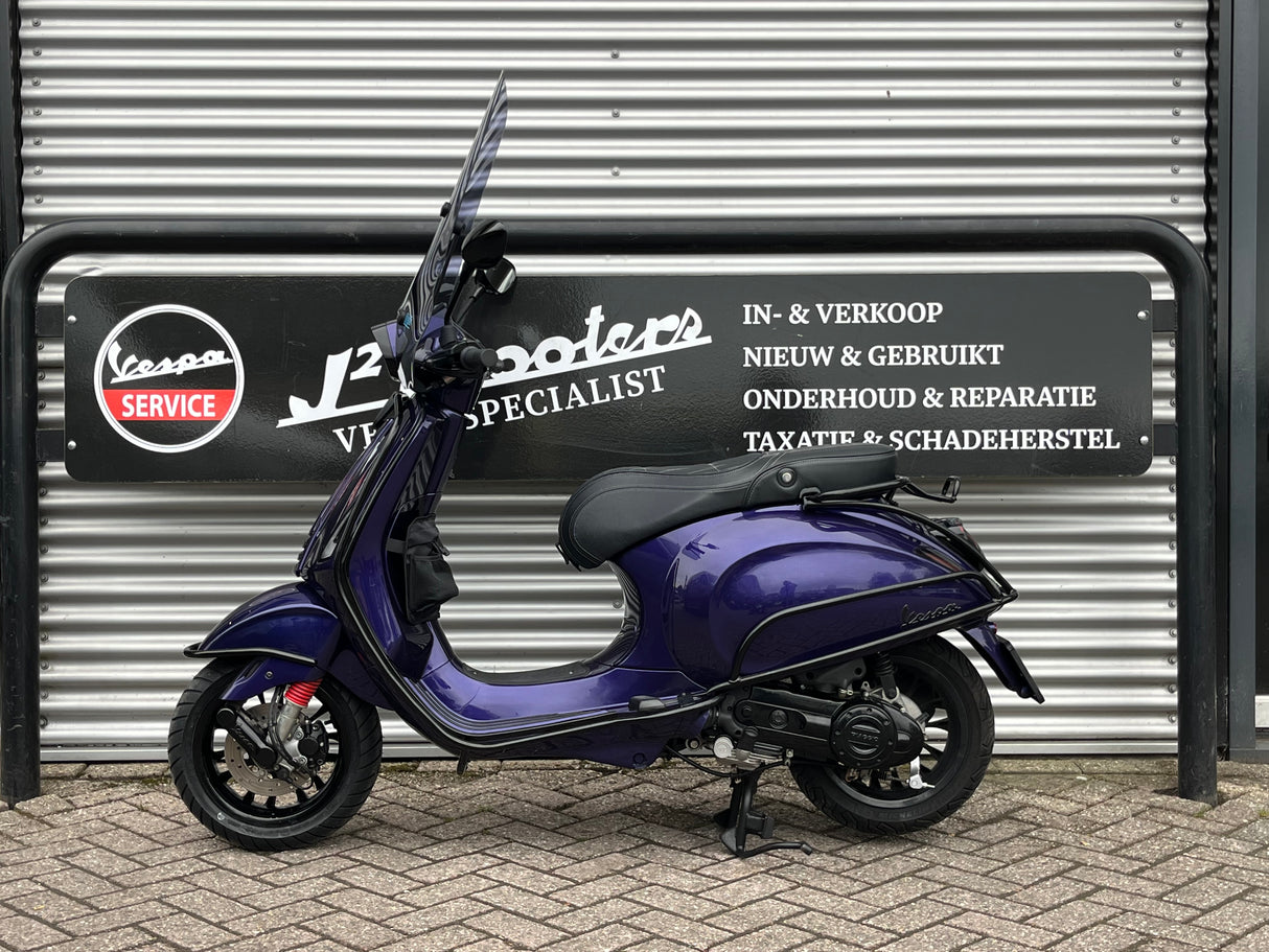 Vespa Sprint | RS6 Merlin Purple |