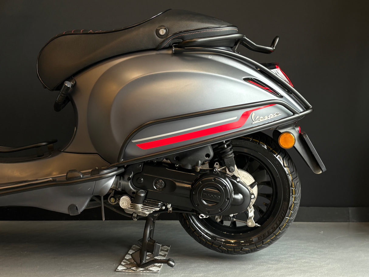 Vespa Sprint | Mat Grijs | 1 eig