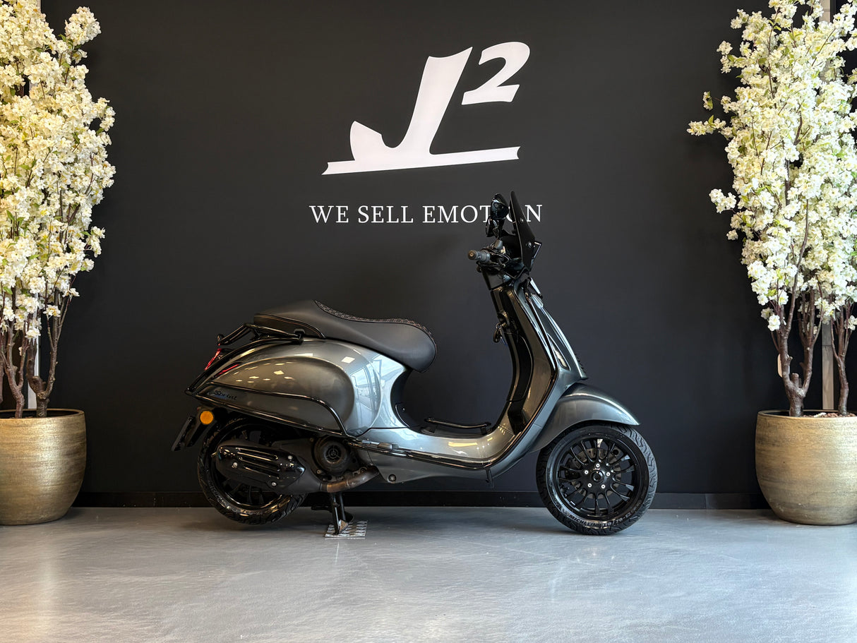 Vespa Sprint | Agaat Grijs | 1 eig