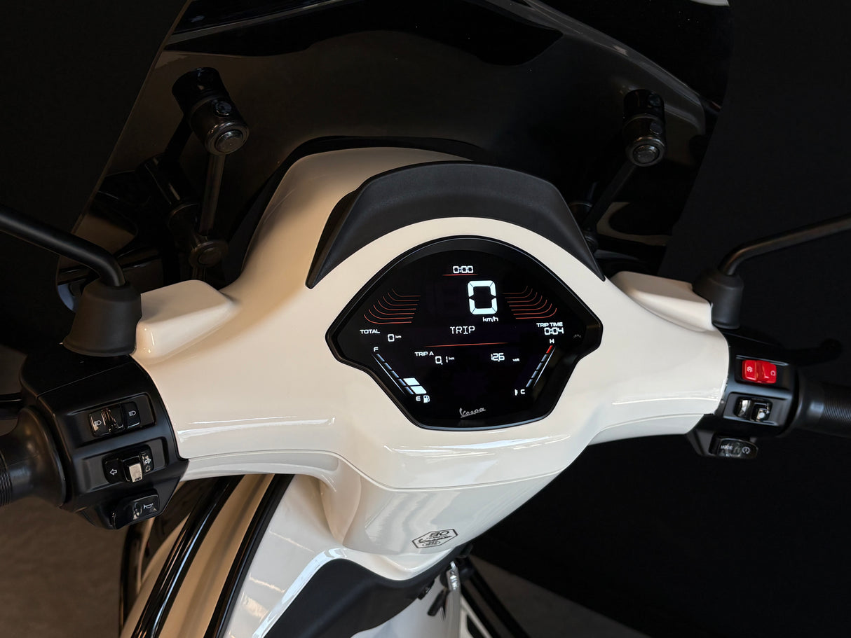Vespa Sprint | Bianco Innocente
