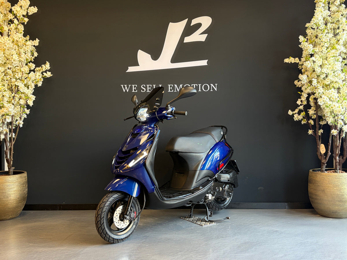 Piaggio Zip | Dark Candy Blu