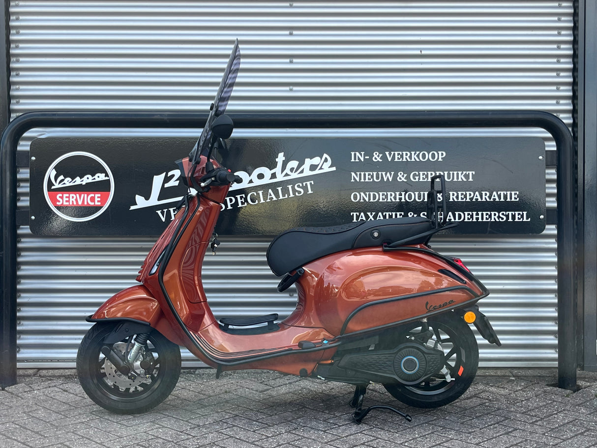 Vespa Elettrica Facelift 2025 Energetic Orange