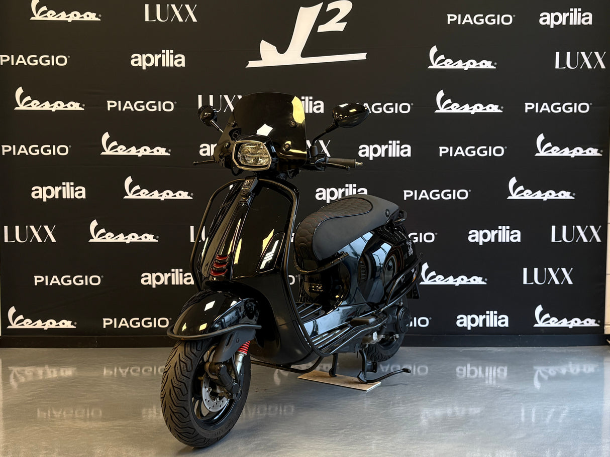Vespa Sprint | Zwart | 1 eig