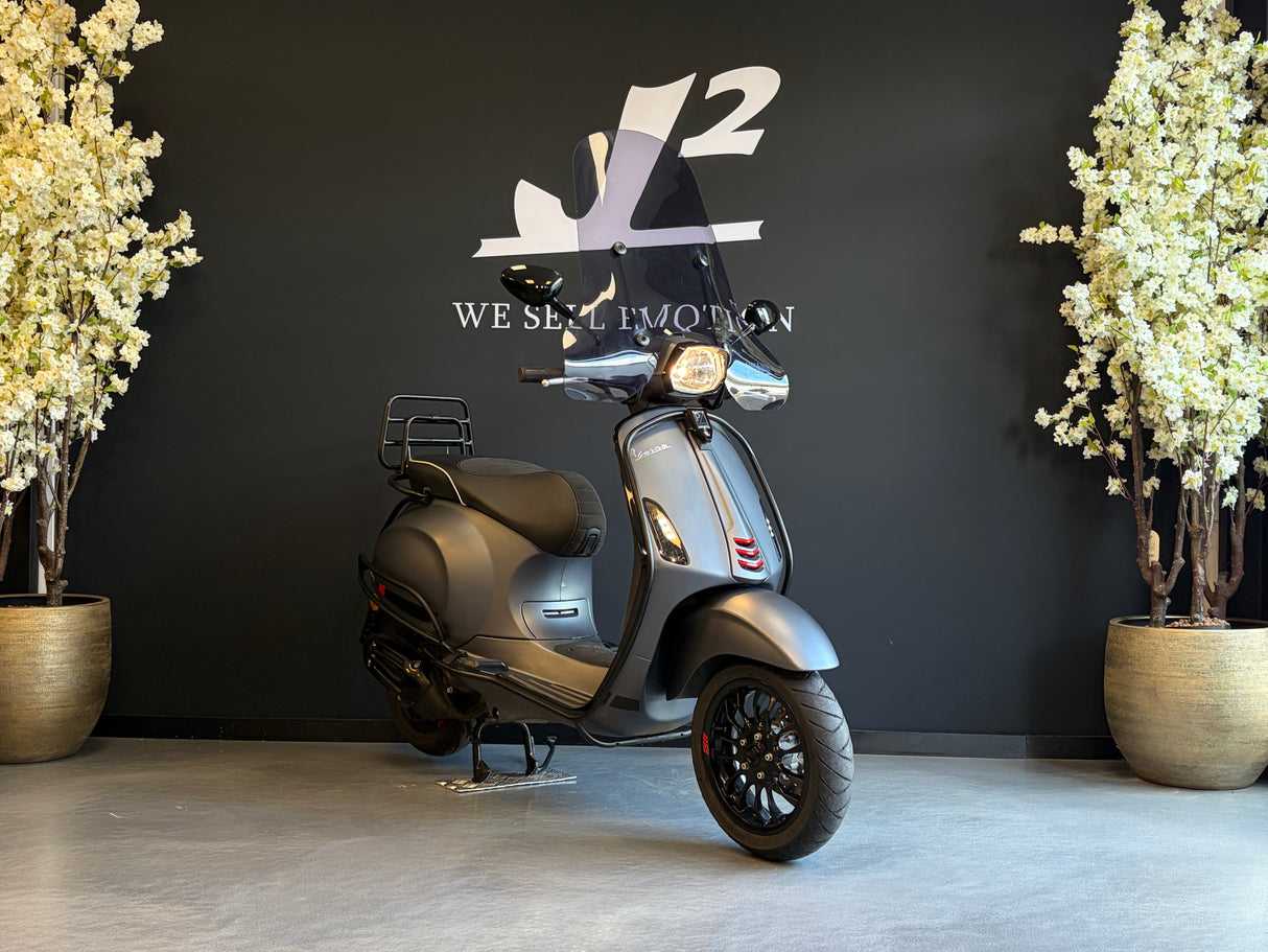Vespa Sprint | Grigio Titano