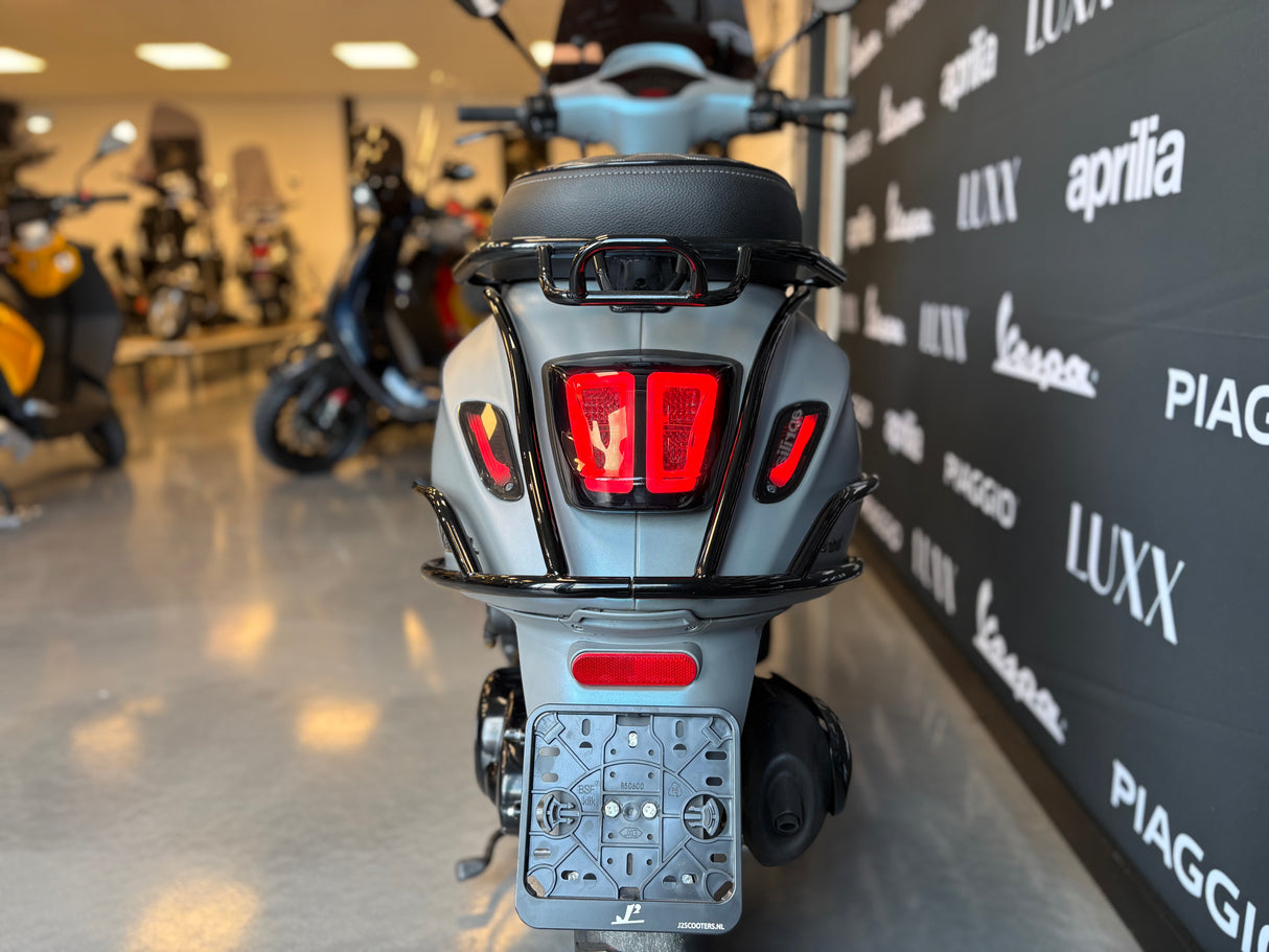 Vespa Sprint | Designo Blue