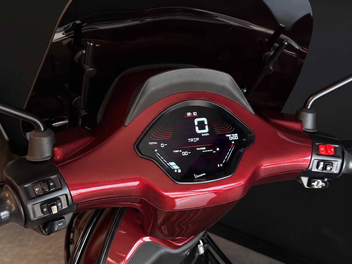 Vespa Sprint | Ferrari Rosso Taormina