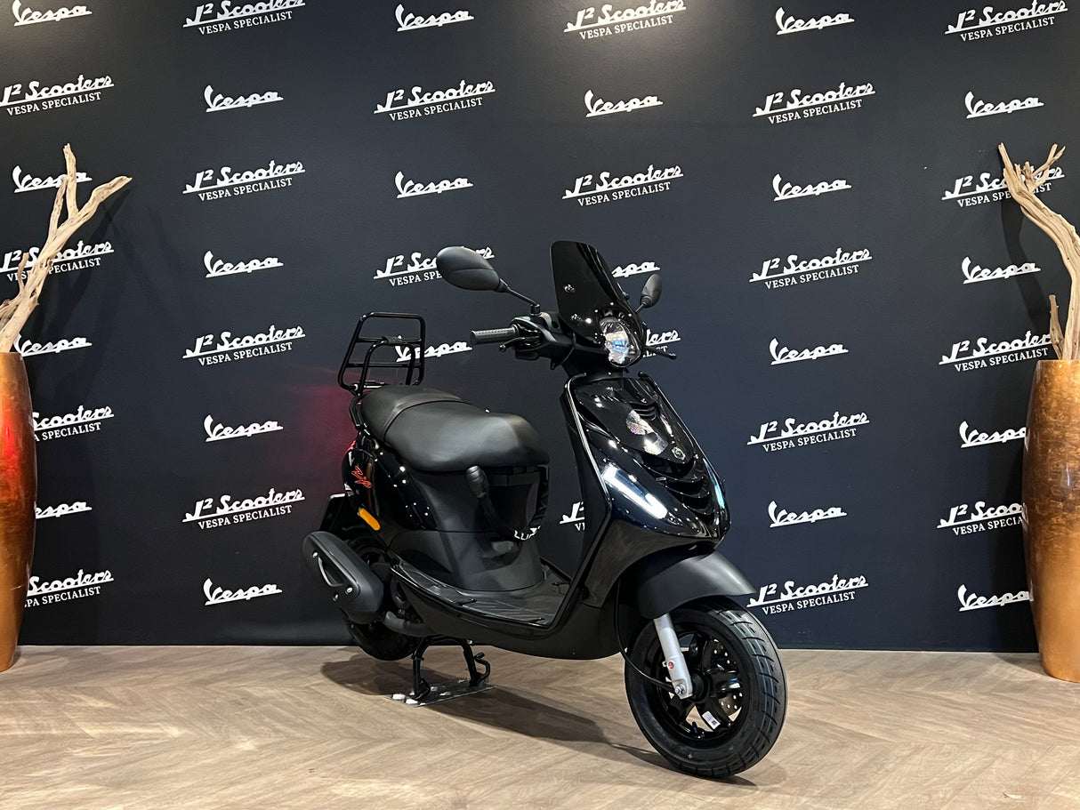 Piaggio Zip SP E5 Glans Zwart