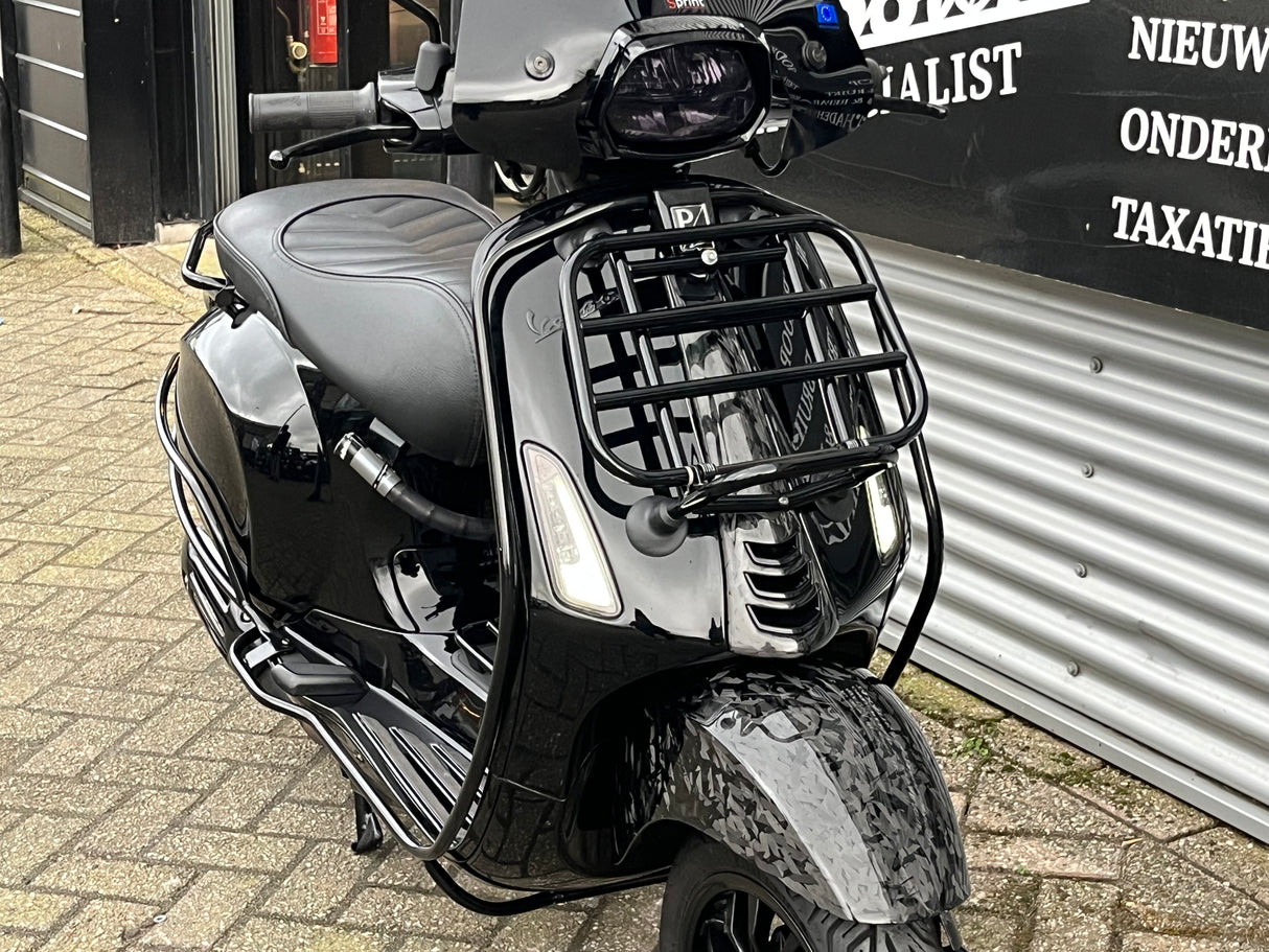 Claxonneus/Voorkap Forged Carbon Vespa Sprint/Primavera/Elletrica Model Origineel