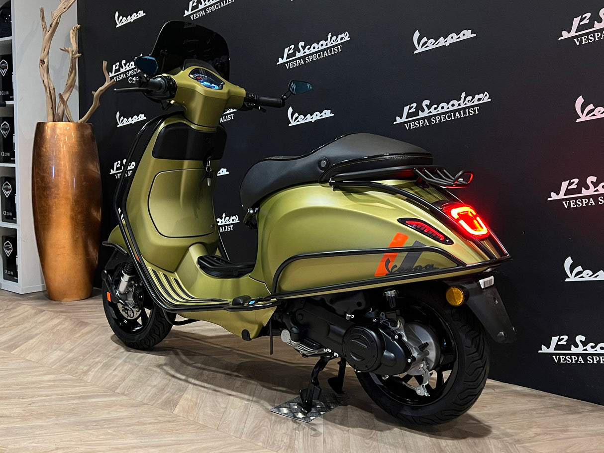 Vespa Sprint / Elettrica Facelift 2025 Verde Ambizioso Matt