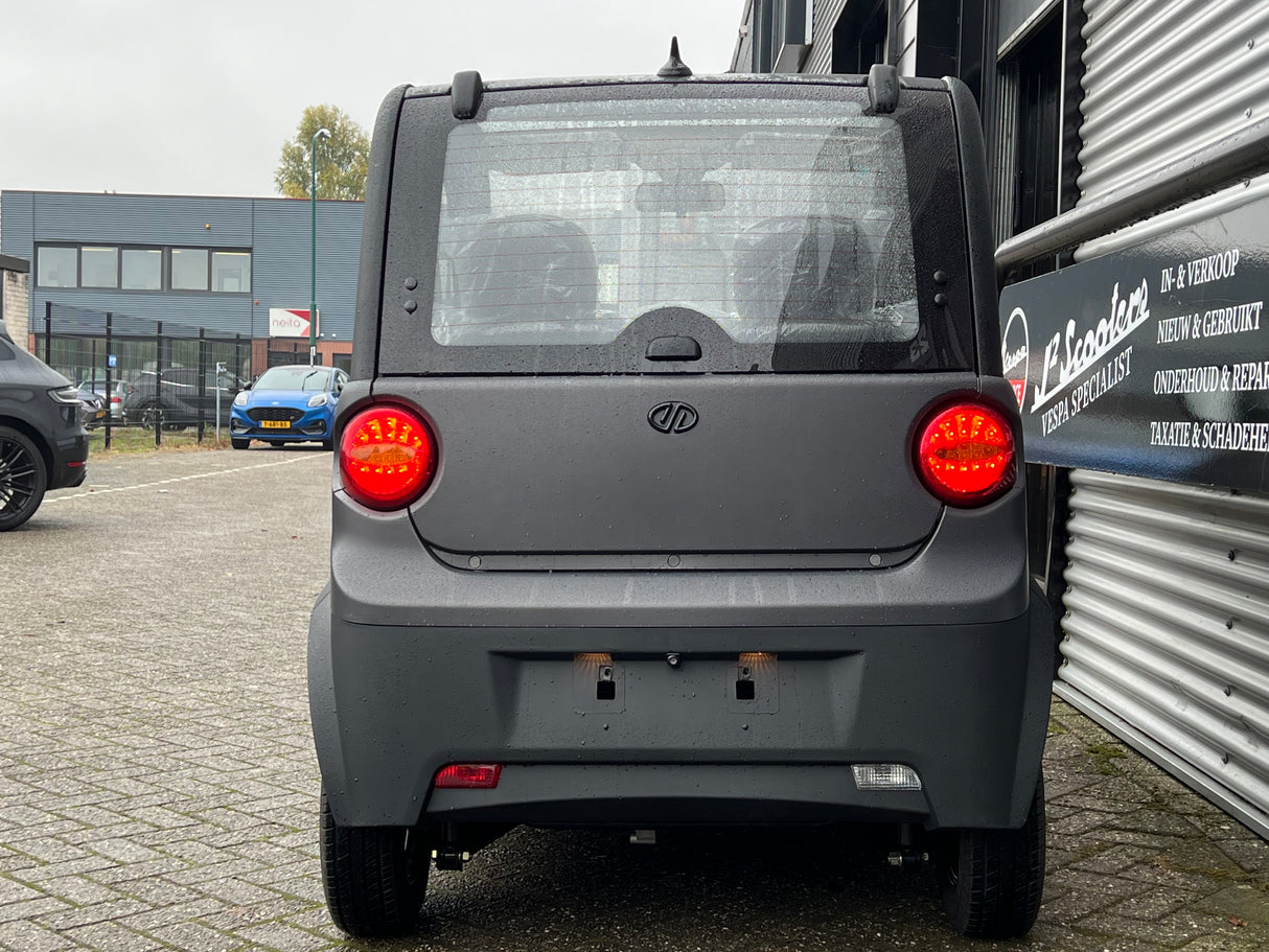 MOVE Citycar Brommobiel 45 km/h Mat Grijs