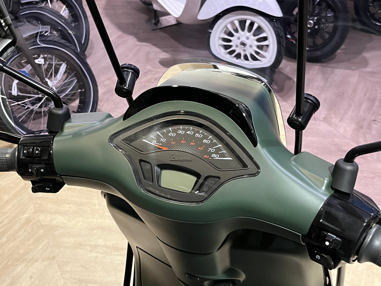 Vespa Sprint / Elettrica Facelift 2025 Army Green