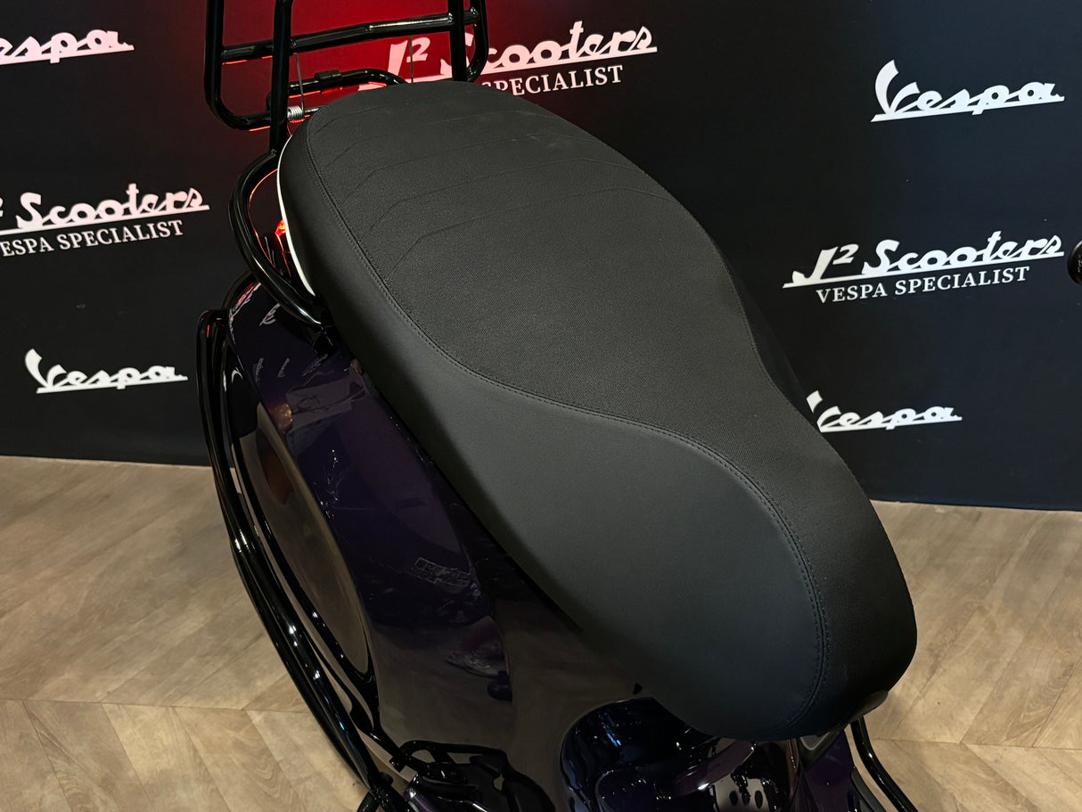 Vespa Sprint / Elettrica Facelift 2025 Dark Merlin Purple Audi