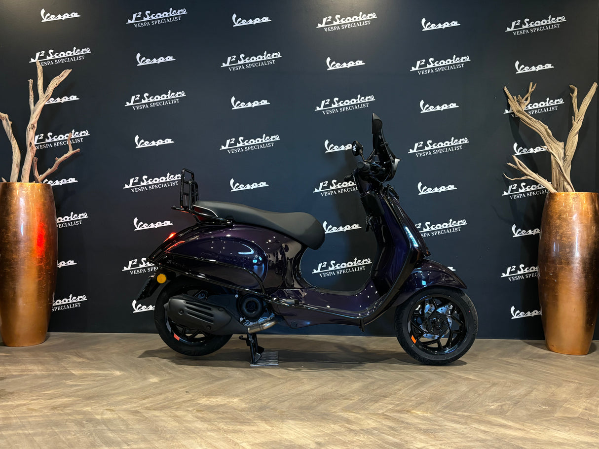 Vespa Sprint / Elettrica Facelift 2025 Dark Merlin Purple Audi