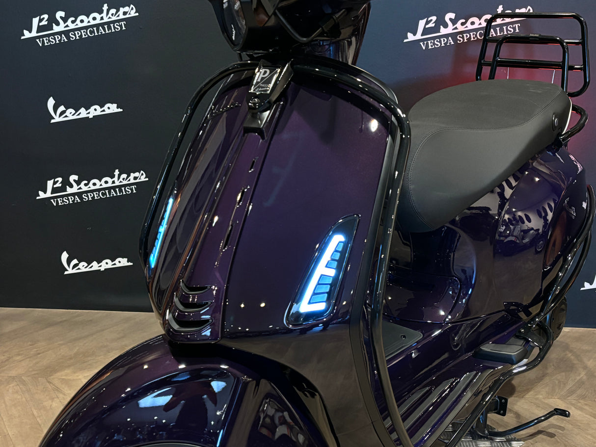 Vespa Sprint / Elettrica Facelift 2025 Dark Merlin Purple Audi