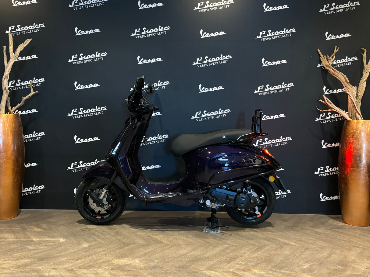 Vespa Sprint / Elettrica Facelift 2025 Dark Merlin Purple Audi