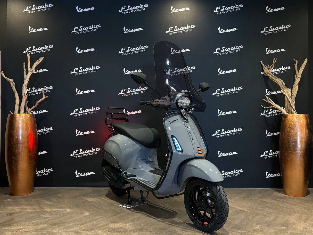 Vespa Sprint / Elettrica Facelift 2025 Audi RS Nardo Grey