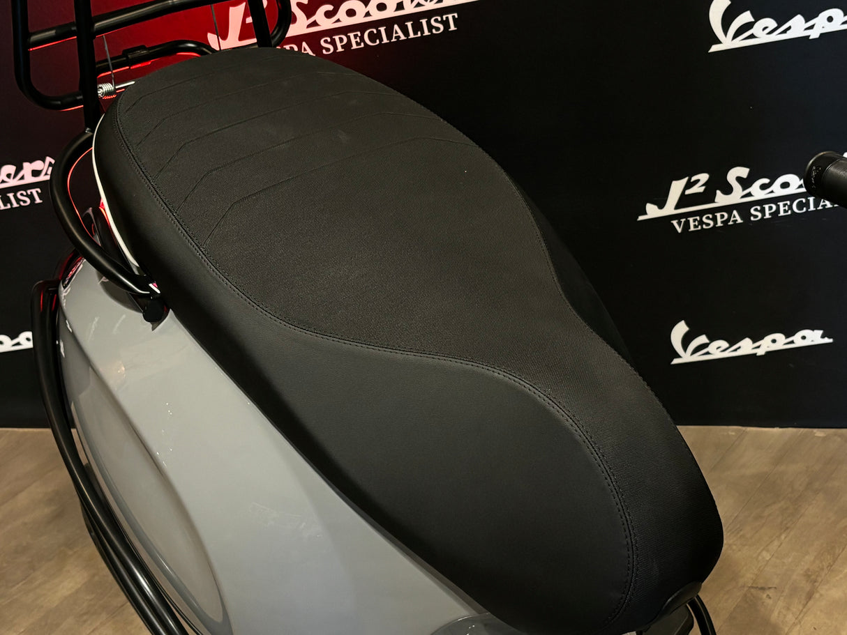 Vespa Sprint / Elettrica Facelift 2025 Audi RS Nardo Grey