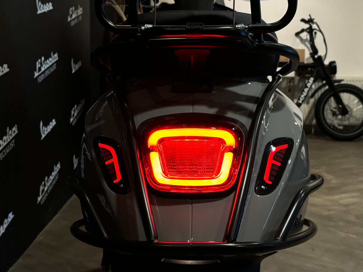 Vespa Sprint / Elettrica Facelift 2025 Audi RS Nardo Grey