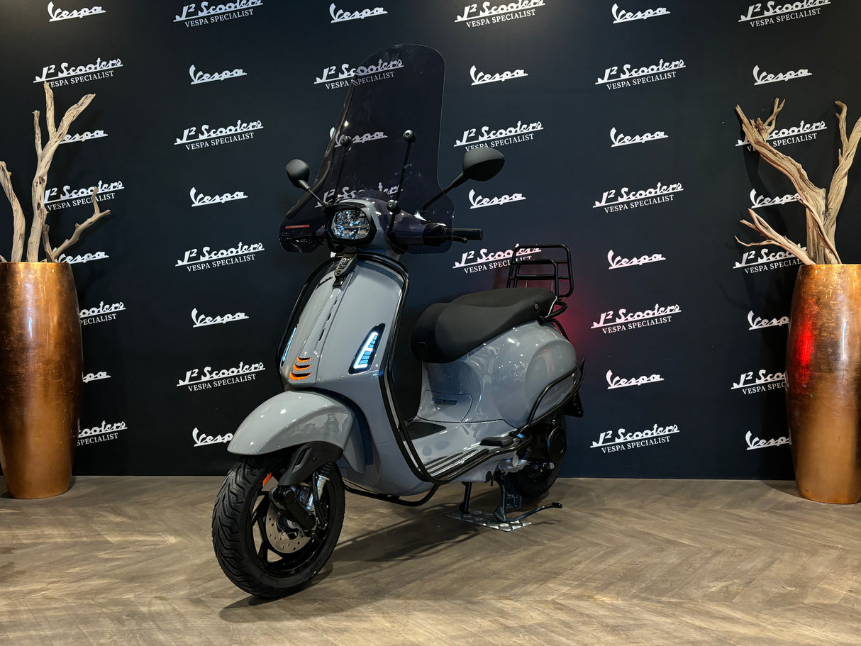 Vespa Sprint / Elettrica Facelift 2025 Audi RS Nardo Grey