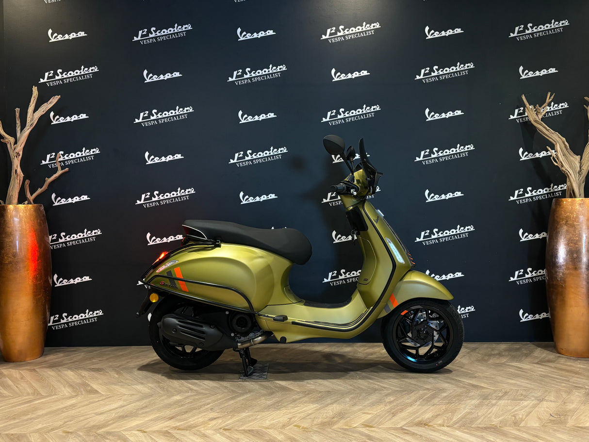 Vespa Sprint / Elettrica Facelift 2025 Verde Ambizioso Matt
