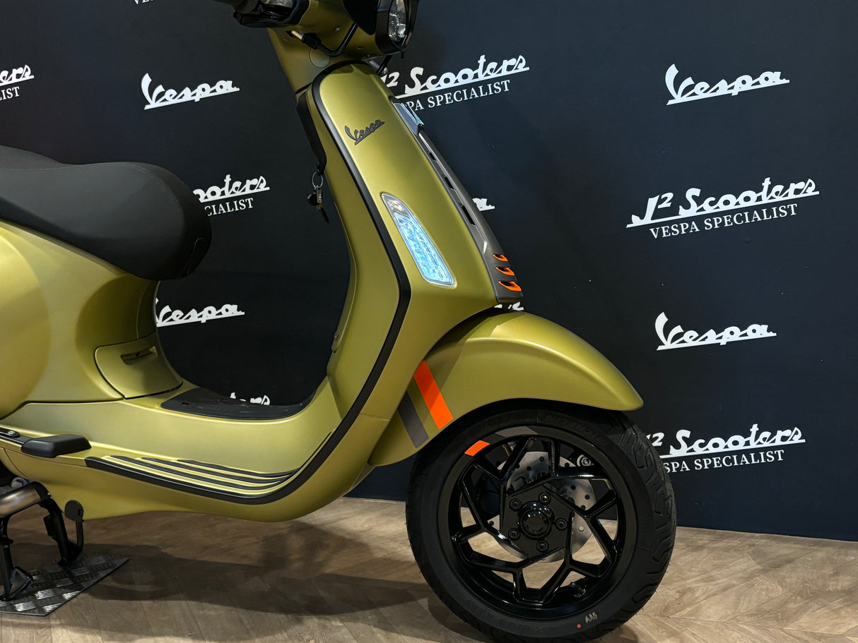 Vespa Sprint / Elettrica Facelift 2025 Verde Ambizioso Matt