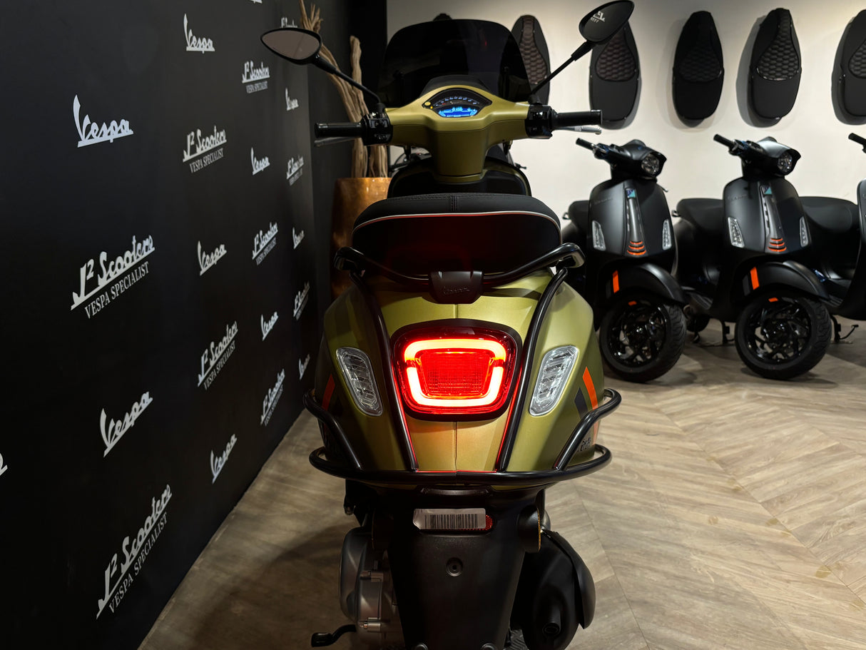 Vespa Sprint / Elettrica Facelift 2025 Verde Ambizioso Matt