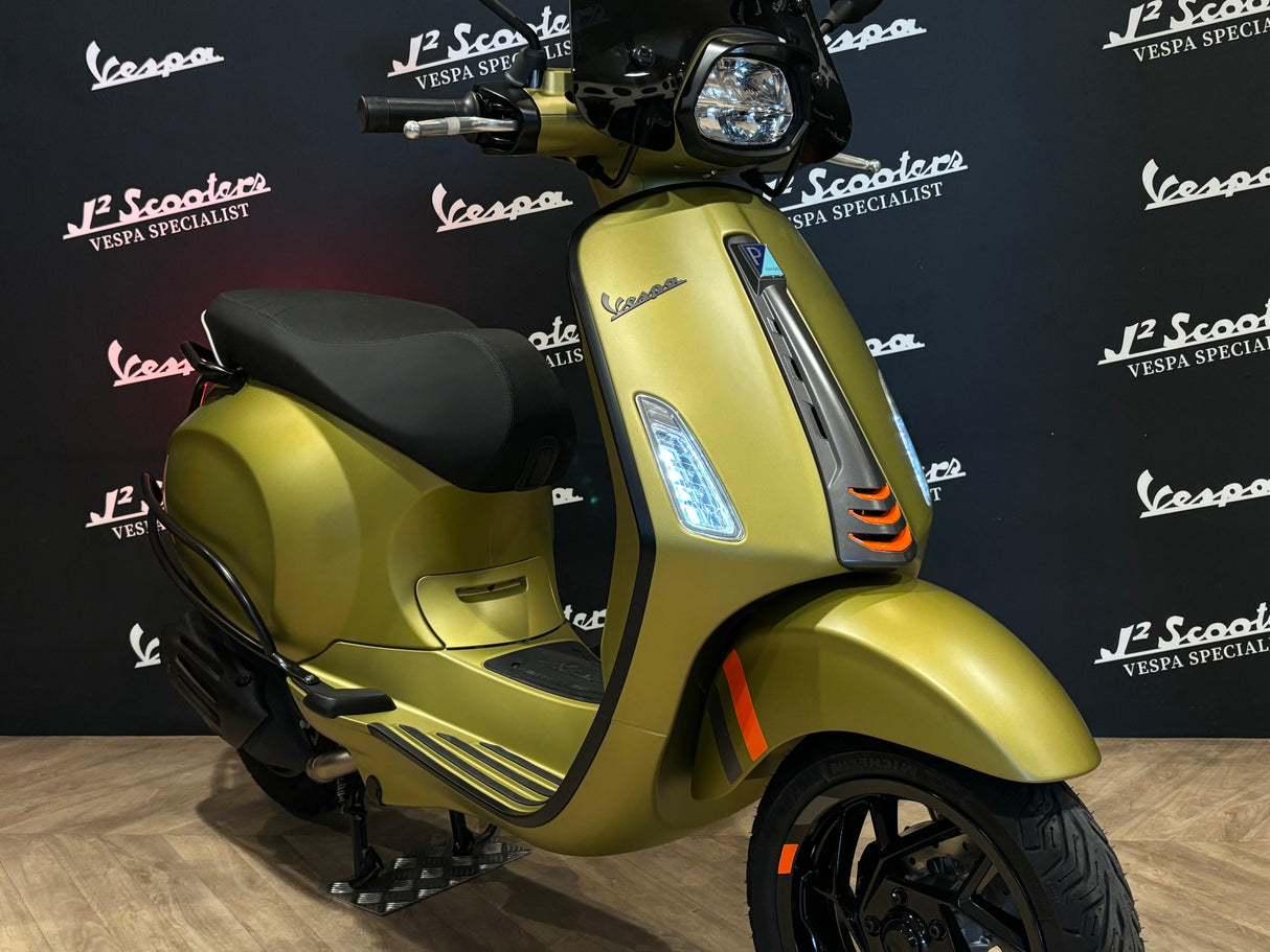 Vespa Sprint / Elettrica Facelift 2025 Verde Ambizioso Matt