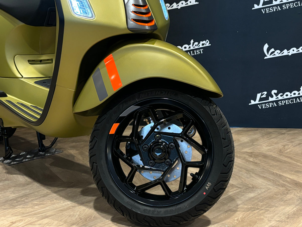 Vespa Sprint / Elettrica Facelift 2025 Verde Ambizioso Matt